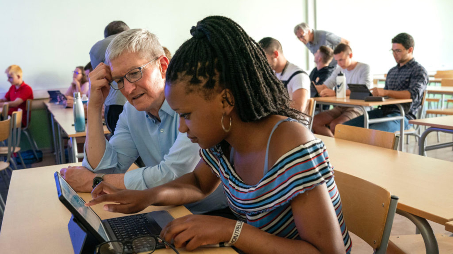Evénement : visite de Tim Cook, CEO d'Apple, à Polytech